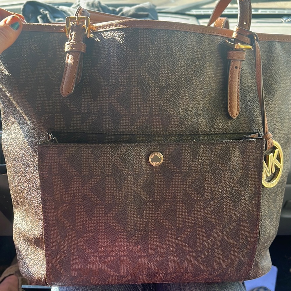 Micheal Kors purse